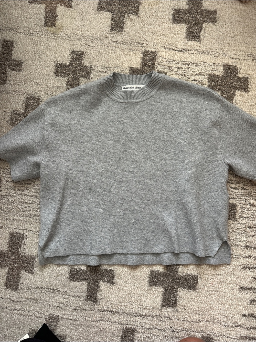 Abercrombie & Fitch Light Gray Crewneck Short-Sleeve Sweater